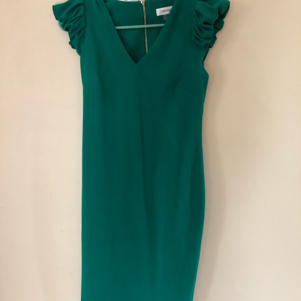 Green Calvin Klein V-neck dress with cap sleeves